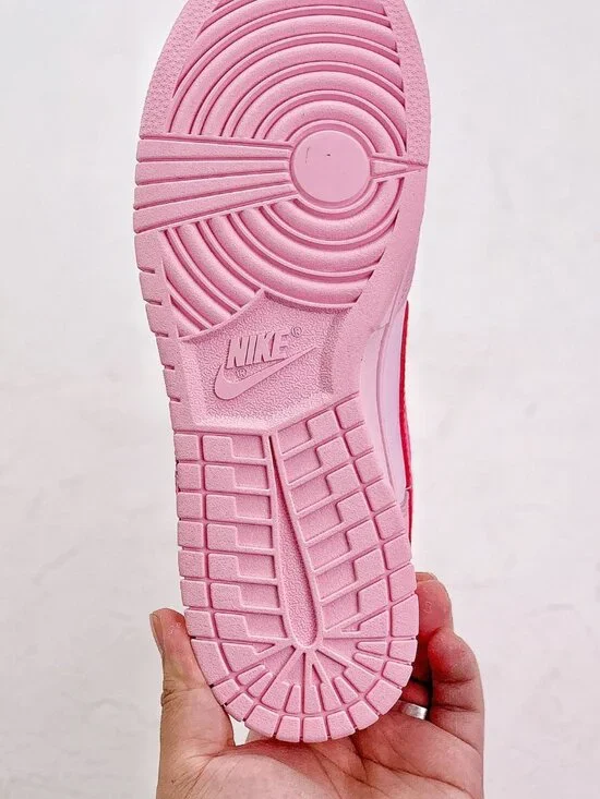 Nike SB Dunk Low Pink Sneakers - Picture 5 of 9